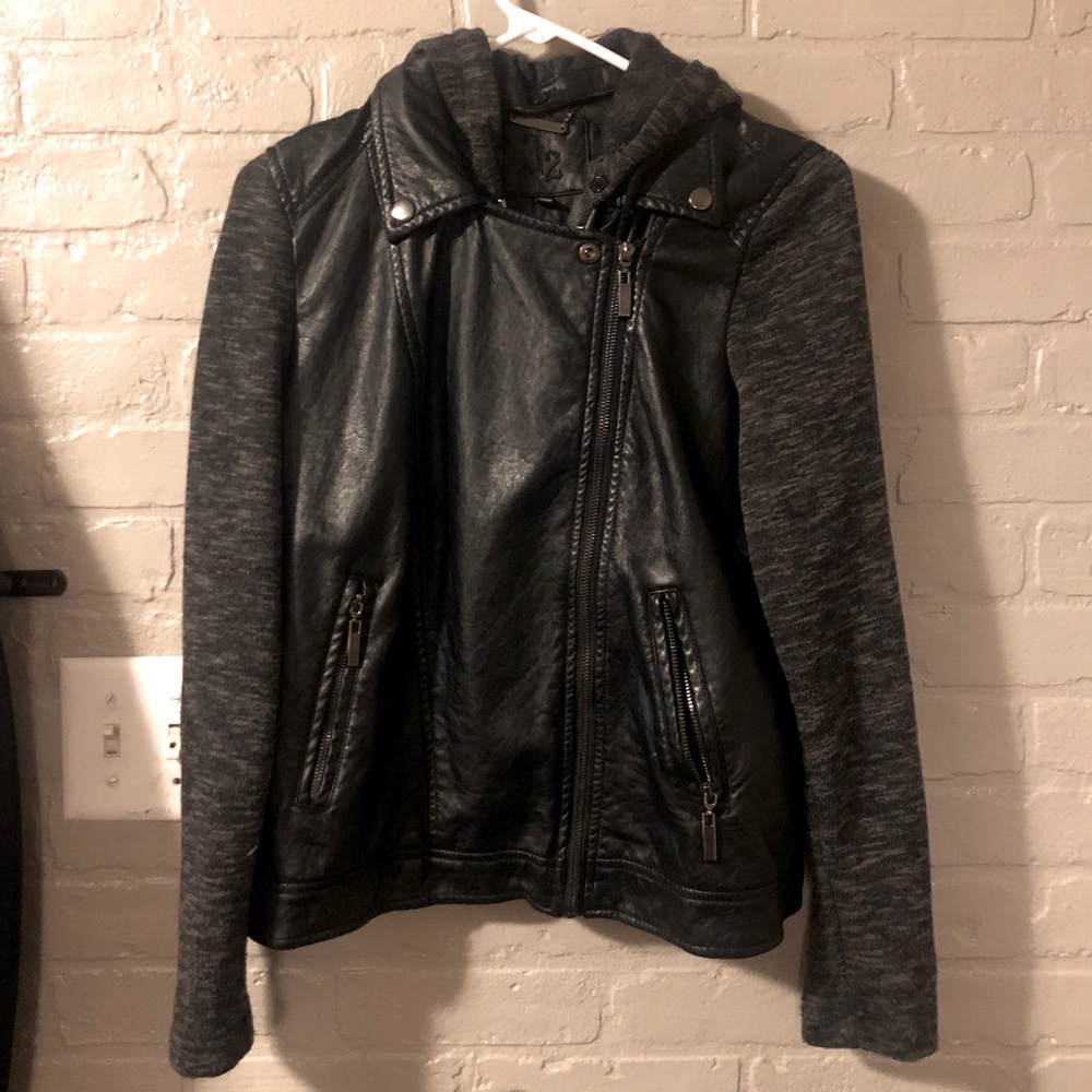 Women’s faux leather jacket - L